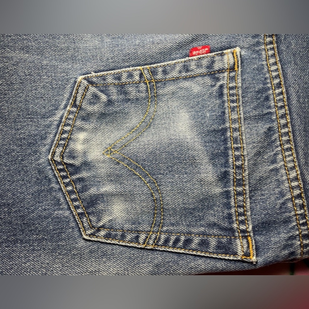 Vintage 505 Levi's Jean Shorts - Picture 7 of 11